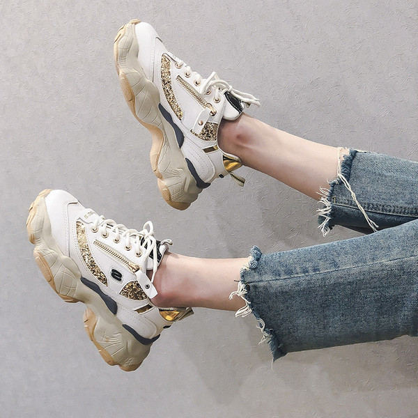 Τρέχοντες εκπαιδευτές κυρίες με χοντρό στοιχείο σόλας και φερμουάρ