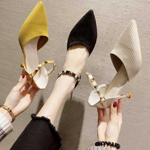 Pantofi moderni de dama cu toc subtire si curea cu ochiuri in mai multe culori