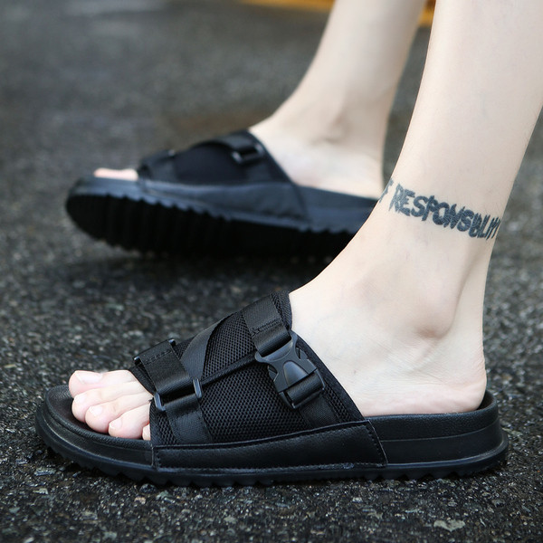 Papuci moderni pentru barbati in doua culori