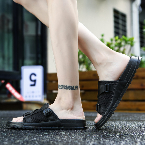 Papuci moderni pentru barbati in doua culori