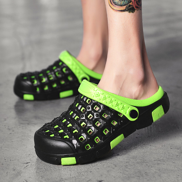 Egyszerű férfi zárt papucs többféle színben