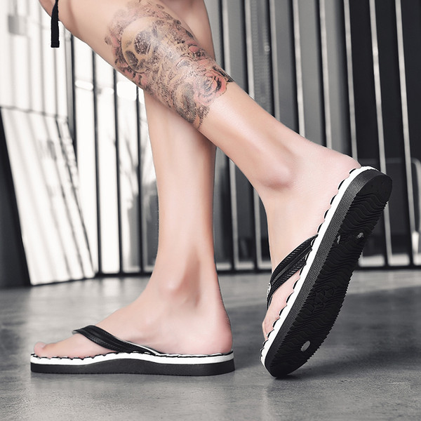 Modern férfi papucs két színben, emblémával