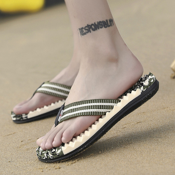 Alkalmi férfi nyári papucs három színben