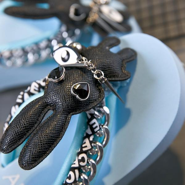 Modern női lábujj papucs 3D elemmel több színben