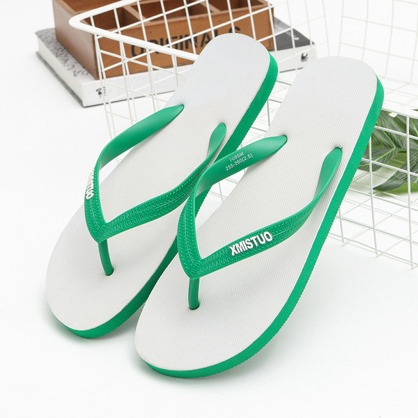 Papuci casual de vară pentru bărbați într-o inscripție