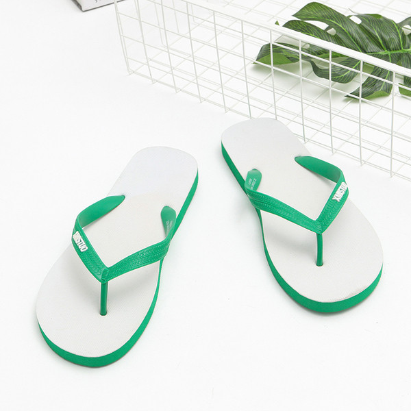 Papuci casual de vară pentru bărbați într-o inscripție