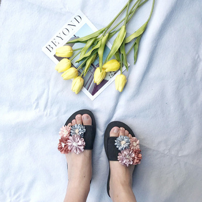 Női papucs díszítéssel négy színben