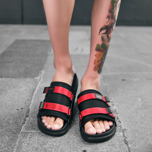 Papuci moderni pentru barbati in negru cu bretele colorate