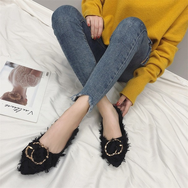 Modern női cipő fém díszítéssel, négy színben