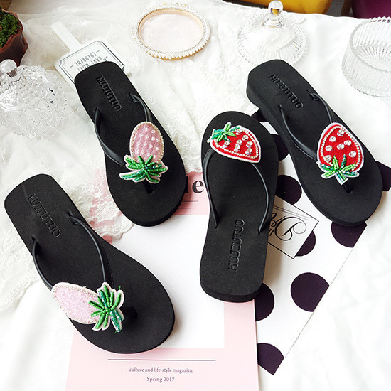 NOUL model de papuci de dama decorati cu pietre