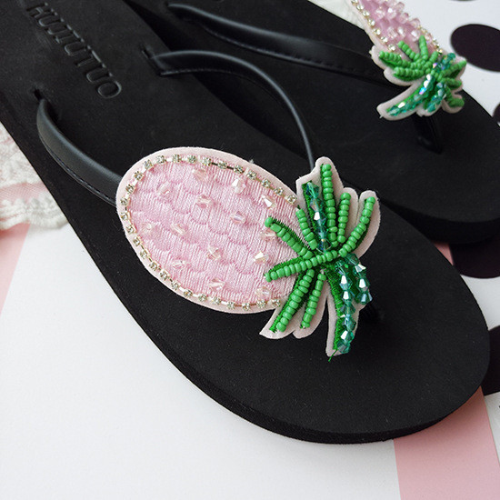 NOUL model de papuci de dama decorati cu pietre