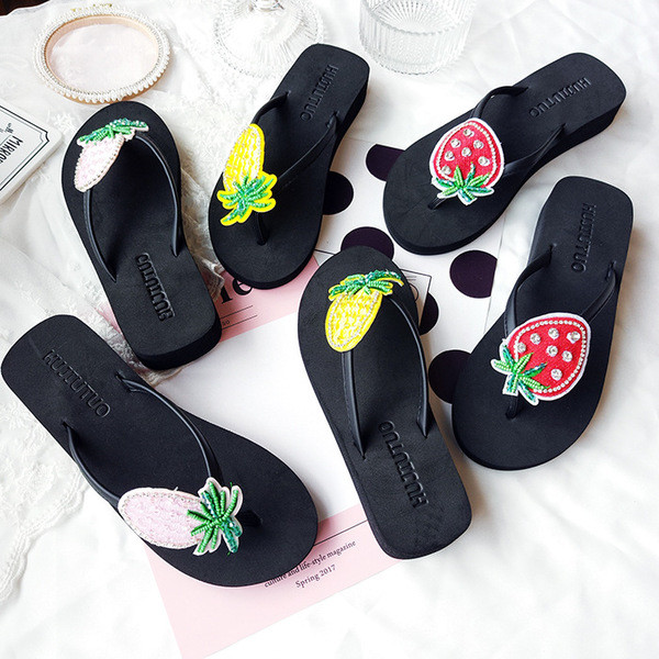 NOUL model de papuci de dama decorati cu pietre