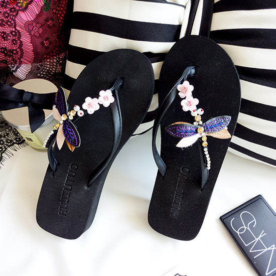 Papuci eleganti de dama cu element 3D in negru si bej