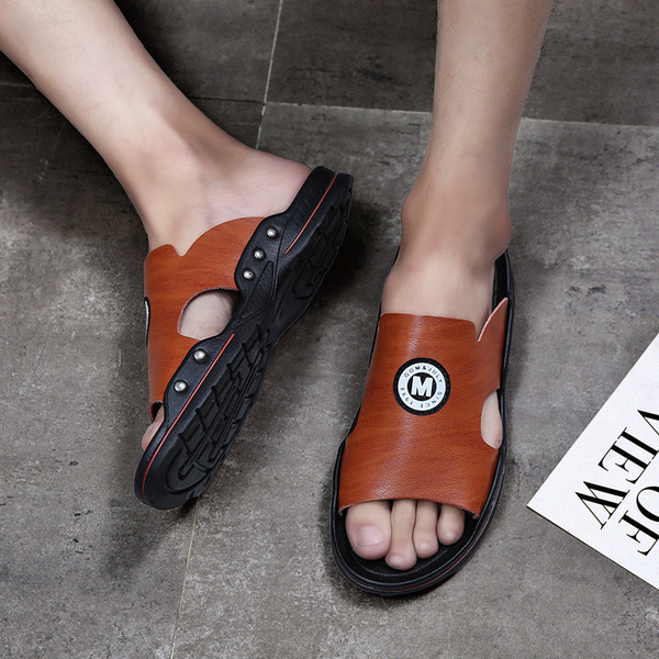 Papuci moderni pentru barbati din imitatie de piele cu emblema in doua culori