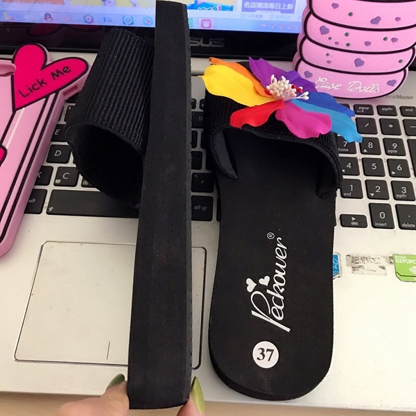 Papuci de damă moderni HIT cu element 3D - trei modele