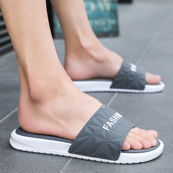 Papuci moderni pentru bărbați cu inscripție în două culori