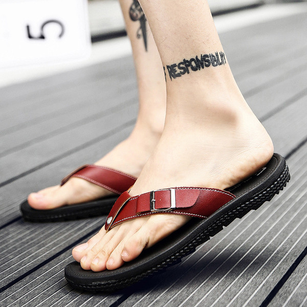 Öko bőrből készült modern férfi papucs három színben