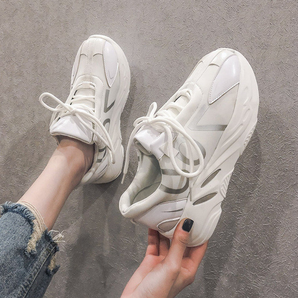 Tenisi de dama actuali cu talpa inalta in doua culori