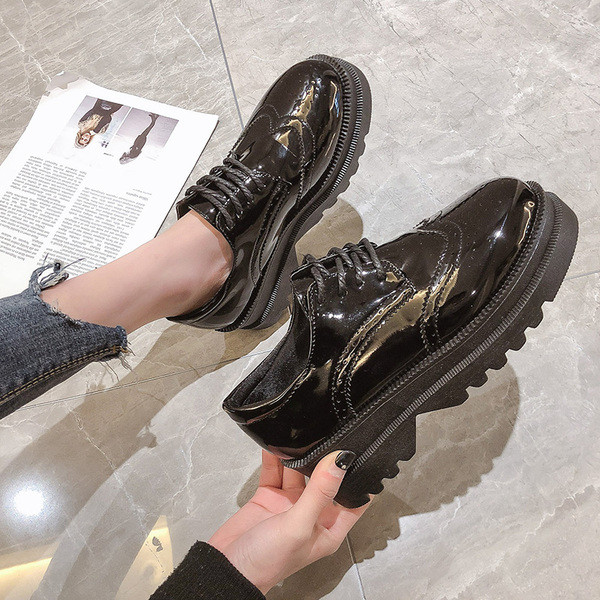 Modern női fűzős cipő két színben