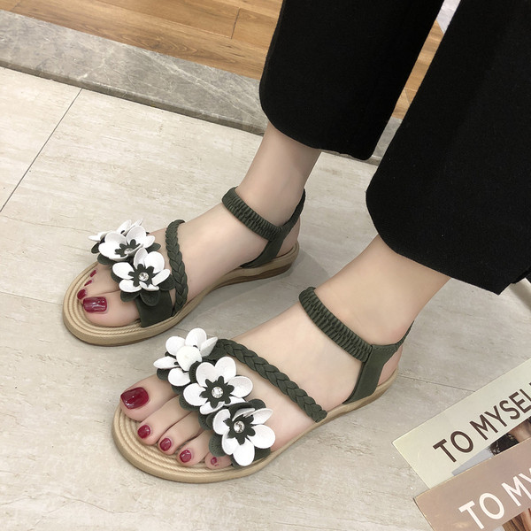 Alkalmi női szandál 3D-s elemmel több színben