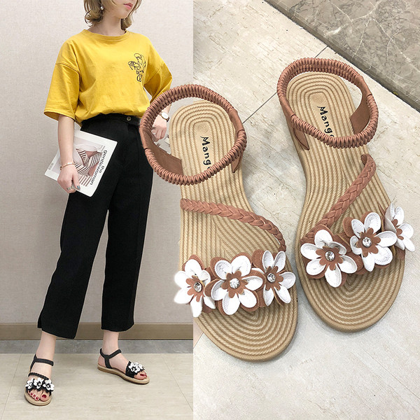 Alkalmi női szandál 3D-s elemmel több színben