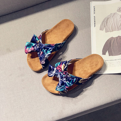 Stílusos női papucs szalaggal, három színben