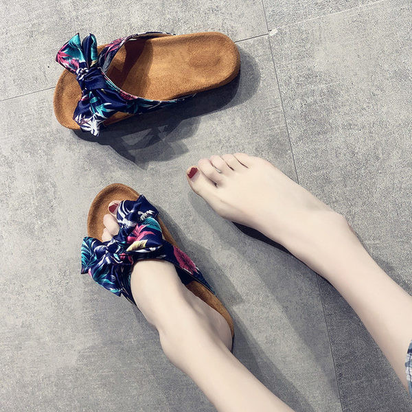 Stílusos női papucs szalaggal, három színben