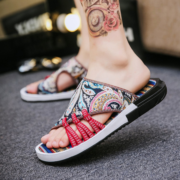 Alkalmi férfi mintás papucs lapos talppal