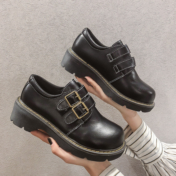 Női alkalmi cipő fekete és barna színben