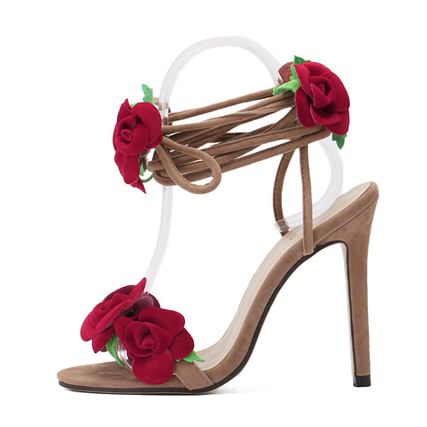 Sandale de dama moderne cu toc inalt si elemente 3D in bej