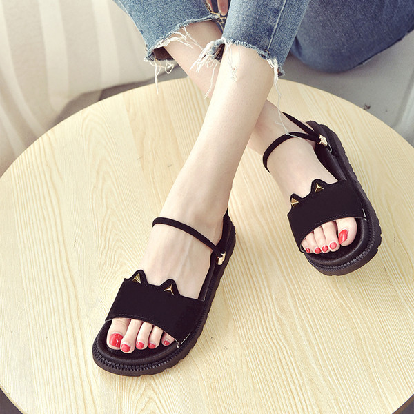 Alkalmi női szandál lapos talppal, fekete és bézs színben