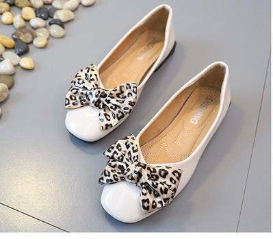 Pantofi moderni de damă cu o panglică-două culori