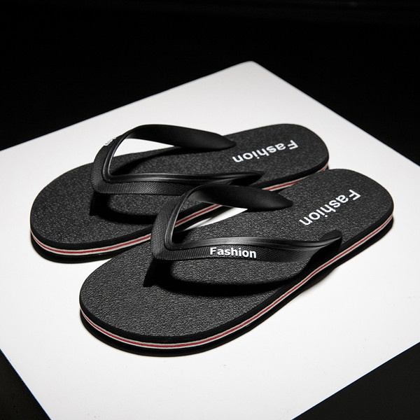 Alkalmi férfi papucs három színben felirattal