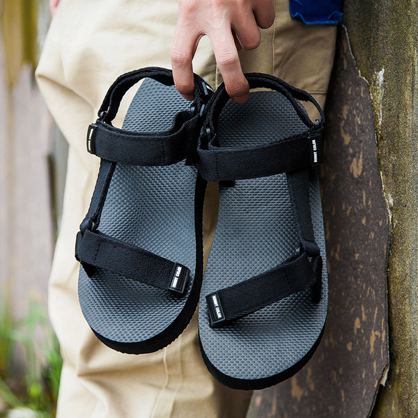 Alkalmi férfi szandál fekete színben