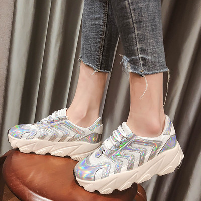 Modern női tornacipő durva talppal, rózsaszín és ezüst színben