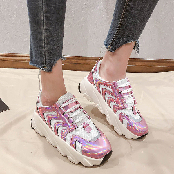 Modern női tornacipő durva talppal, rózsaszín és ezüst színben