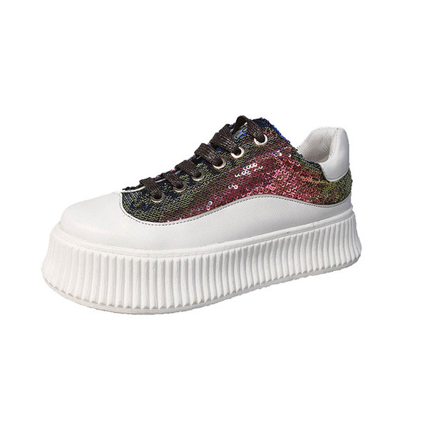 Aktuális női tornacipő flitterekkel két színben