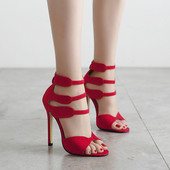 Női magas sarkú szandál fekete és piros színben