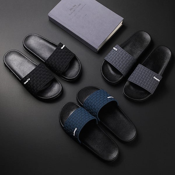 Alkalmi férfi papucs négy színben felirattal