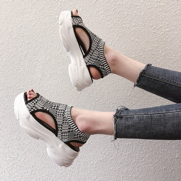 Új modell alkalmi női szandál durva talppal, két színben