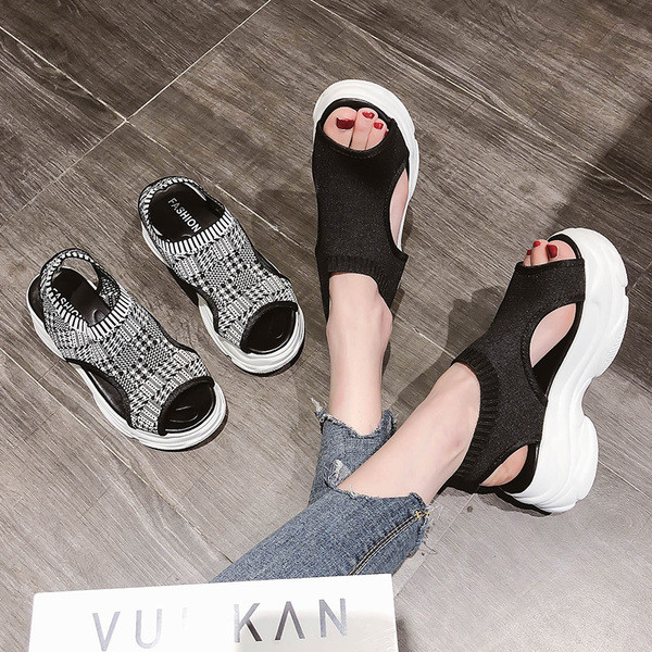 Új modell alkalmi női szandál durva talppal, két színben