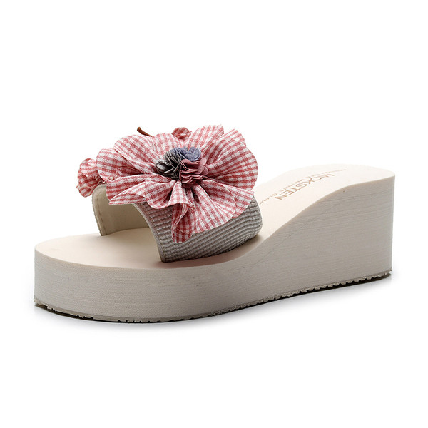 Stílusos női platformpapucs három színben