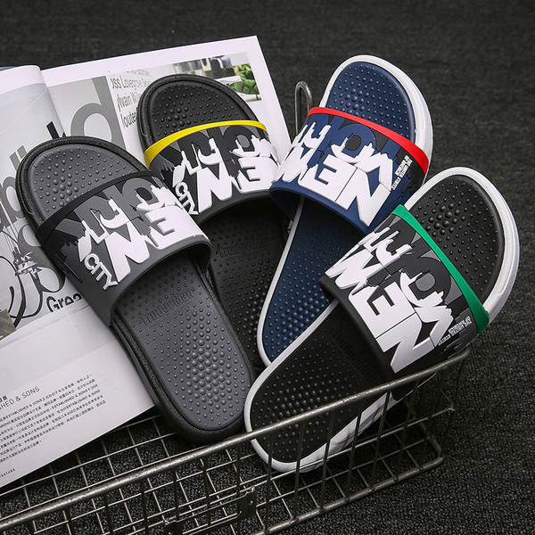 Alkalmi férfi papucs több színben felirattal