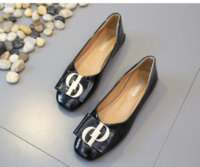 Pantofi de dama actuali cu element metalic in doua culori