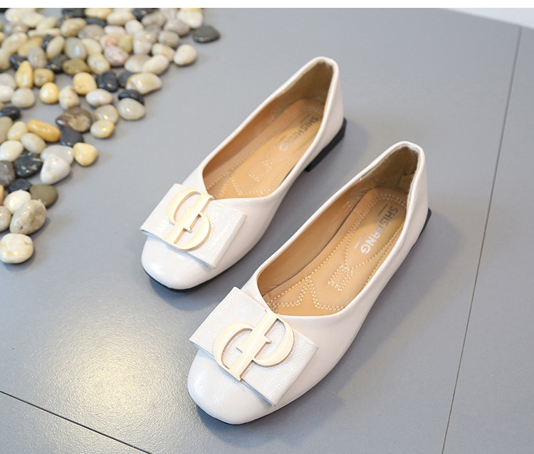 Pantofi de dama actuali cu element metalic in doua culori