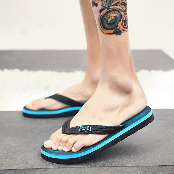 Modern férfi nyári papucs három színben felirattal