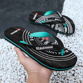 Papuci pentru bărbați cu model modern, cu o inscripție