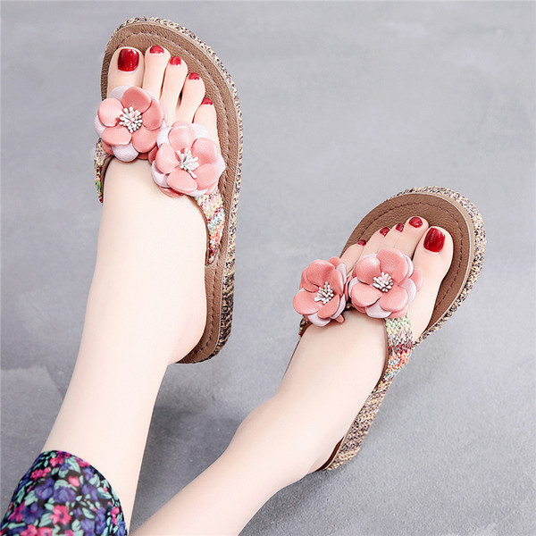 Modern női papucs 3D virág elemekkel, öt színben