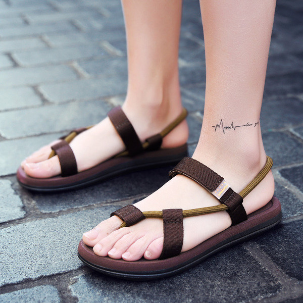 Modern férfi szandál fekete, szürke és barna színekben