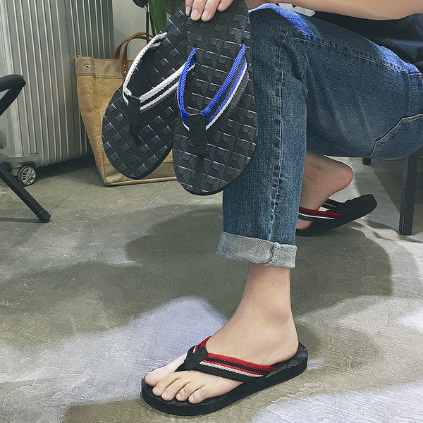 Casual αντρικές παντόφλες σε μαύρο χρώμα με χρωματιστές λωρίδες